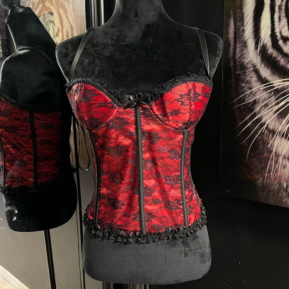 ❤️🖤NWOT-SEXY RED AND BLACK LACE CORSET WITH LACE UP BACK🖤❤️ - Picture 1 of 5